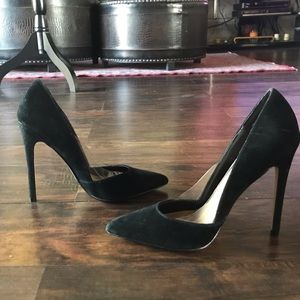Steve Madden. Size 7. Black with clear lining.